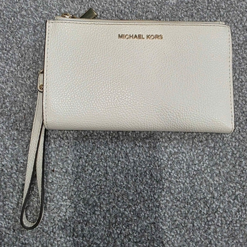 Michael Kors Cream Wristlet Clutch Wallet